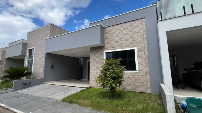 Aluga-se Casa 3/4 Mobiliada no Residencial Arbre
