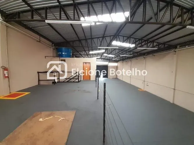 Galpão Comercial para Alugar 600 m² em Uberlândia, Custódio Pereira