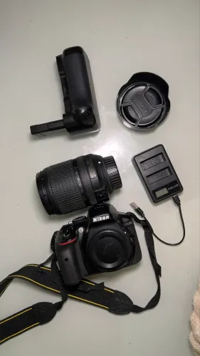 Câmera dslr NIKON d5300 com lente 18-140