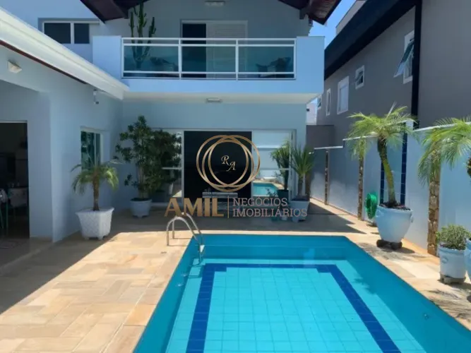 Casa de Luxo para Locação: 4 Quartos, 3 Suítes, Piscina e Muito Mais em Jacareí-SP no Jard