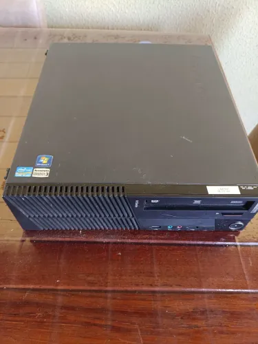 Gabinete Lenovo com fonte e dvdrw