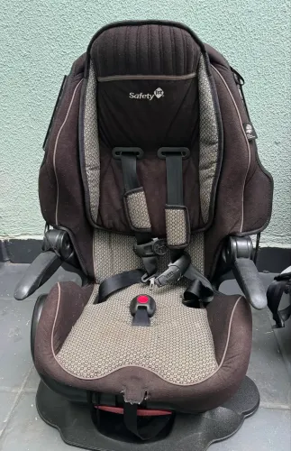 Cadeirinha de bebê para carro (a partir de 1 ano)