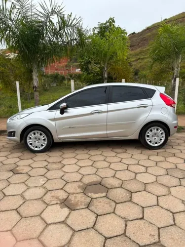 Ford Fiesta 1.5 16V Flex Mec. 5P 2015