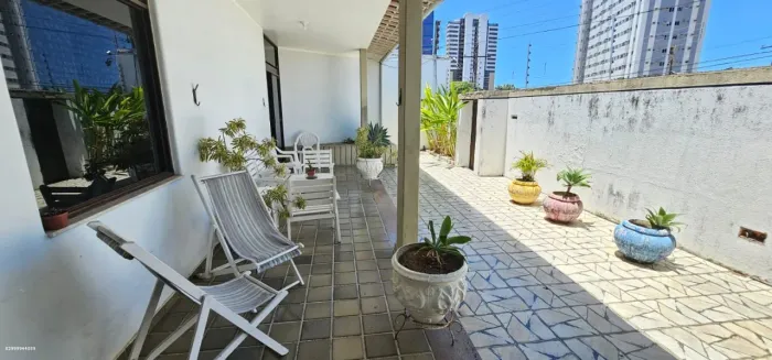 Casa para Venda em Maceió, Farol, 4 dormitórios, 2 suítes, 5 banheiros, 5 vagas