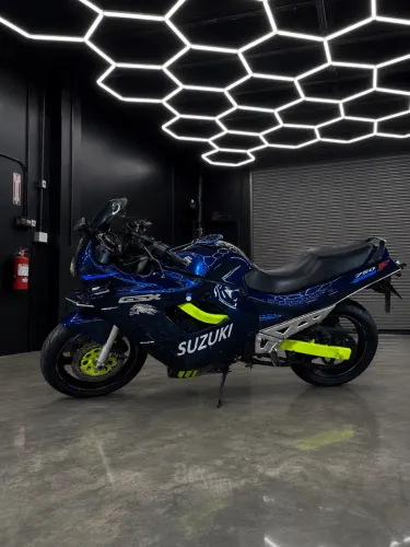 SUZUKI GSX 750F EDIÇÃO DE COLECIONADOR 100% 