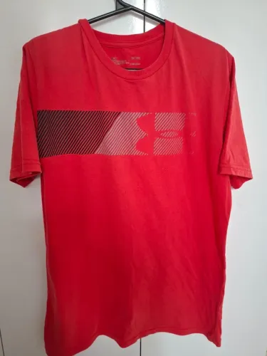 Camiseta Under Armour Vermelha