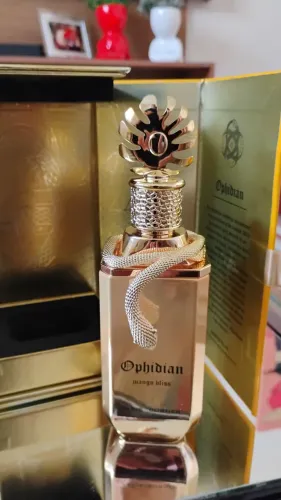 Perfume Árabe - Ofhidian Mango Bliss. Perfume com notas de manga, usado , restando 95ml.