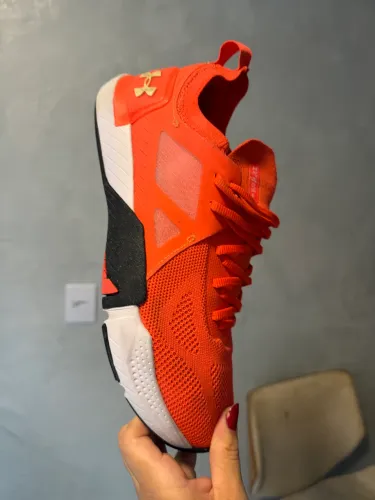 Vendo Tênis Under Armour - 40