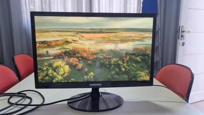 Monitor/TV Samsung SyncMaster T22A300 - 21,5" Full HD com HDMI