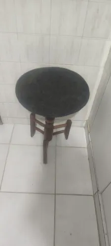 Banquinho de madeira 