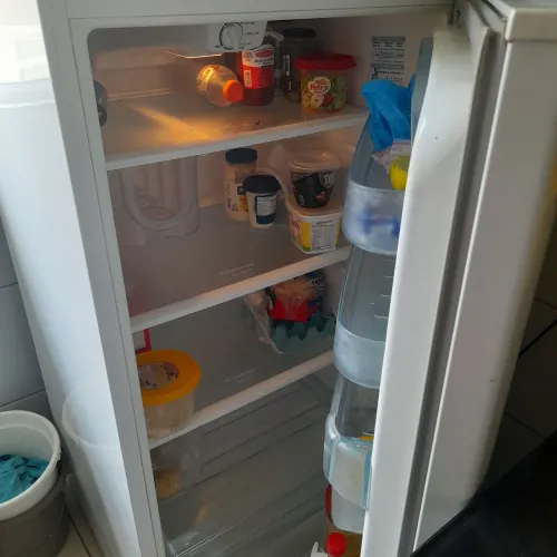 Vende se geladeira frost free DF38 falar com iracema *