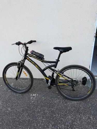 Bicicleta Caloi Andes Preta e Amarela - Acompanha Cadeado Anti-Furto