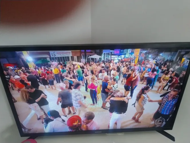 Vendo smart TV Samsung HDMI 32 polegadas 