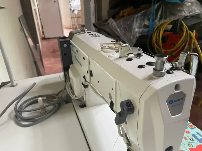 Máquina de costura Q4 sensei