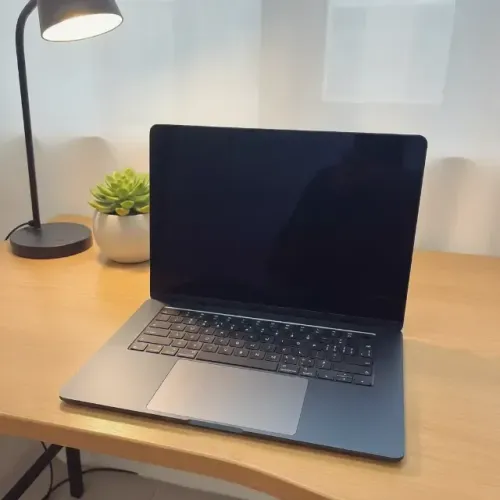 MACBOOK AIR M3 8/512 TECLADO PT-BR