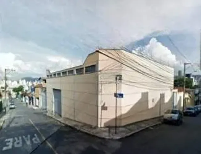 Galpão com 1355m2 e excelente localização a venda no bairro Bonfim em Belo Horizonte