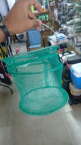 rede de pesca e tarrafas feita manual