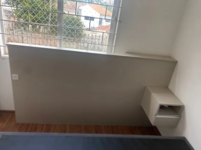 Cabeceira de Cama com Nicho e Tomada Embutida - Excelente Estado