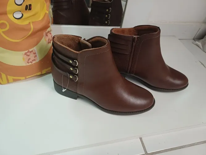 BOTA MARROM