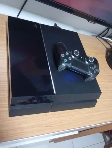 Play Station 4 (semi novo)