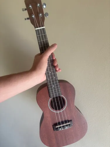 Ukulele michael modelo MK-23 MH
