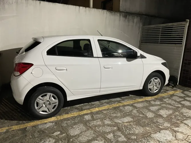 Chevrolet Onix Hatch LT 1.0 8V Flex Power Mec. 4P 2016