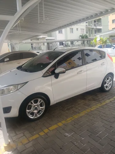 Ford Fiesta 1.6 16V Flex Aut. 5P 2014