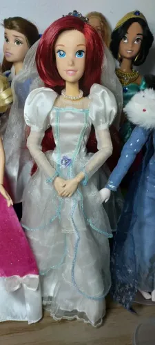 Boneca ariel noiva completa Disney store