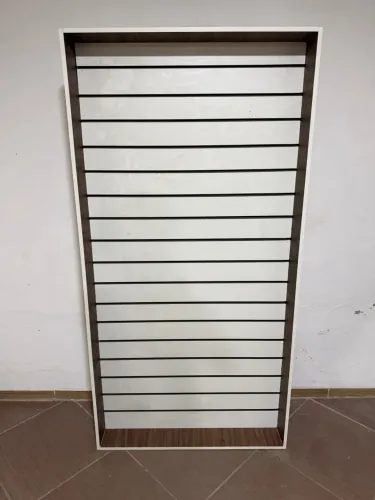 Painel Canaletado Expositor c/ Moldura MDF - 185,8(A)x93,7(L)x14cm(P)