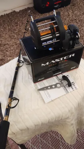 Carretilha master 60LH e vara Daiwa