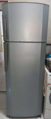 Geladeira frost free.funcionado...defeito só o ventilador. *