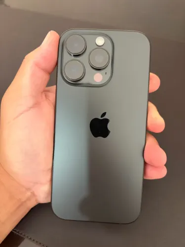 iPhone 16 Pro Cinza Titanium