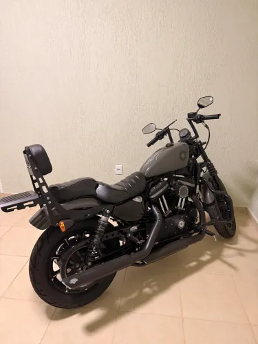 Harley Davidson - Sportster XL883 Iron - 2019 - Industrial Gray com customizações