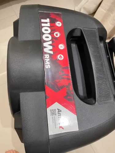Caixa de som usada apenas duas vezes 