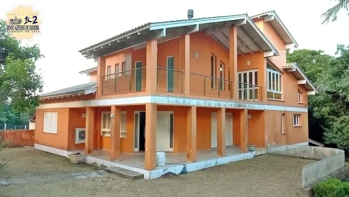 Casa no Condomínio Cantegril com 1.080m2 de terreno e 467m2 de área construída