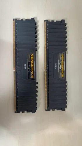 Kit 16GB (2x8GB) Corsair Vengeance LPX DDR4 2400MHz CL14