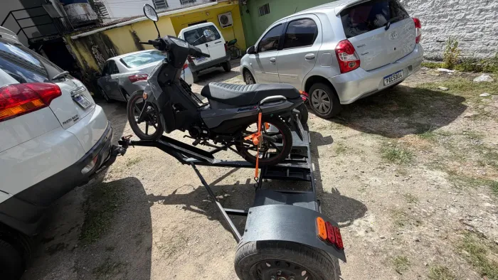 Reboque carrocinha asa delta carro e moto