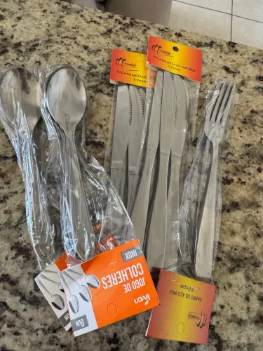 Talheres de inox disponíveis
