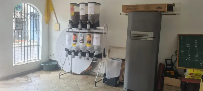 Vendo uma geladeira bem conservada