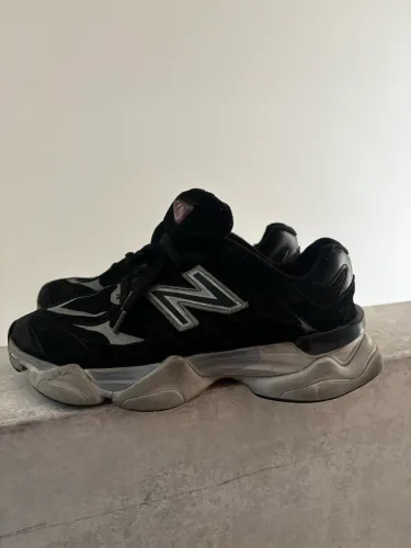 Tênis New Balance 9060