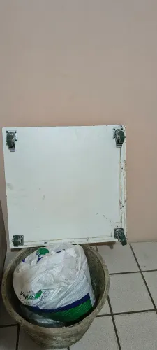 Base com rodízios 
