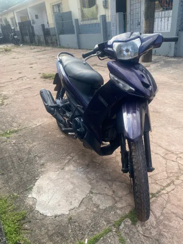 Moto bem conservada Com- documentação atrasada