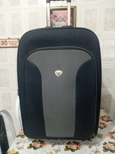 VENDO MALA GRANDE SEMI-NOVA 