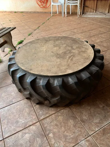 Mesa Bruta de Pneu Trator