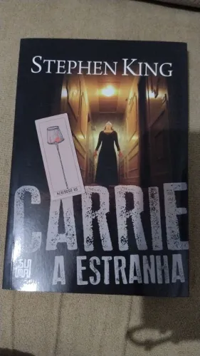 Livro Carrie A Estranha com marca página magnético