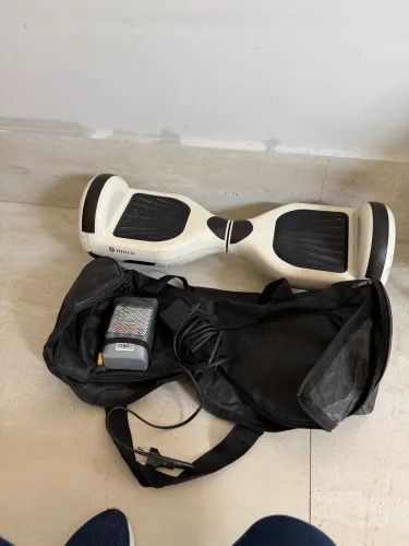 Vendo um hoverboard branco da marca YDTECH 