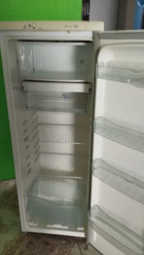 Vendo Geladeira Consul De gelo