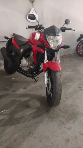 HONDA CB 300 VERMELHA 2010 Shalon veículos Cariacica