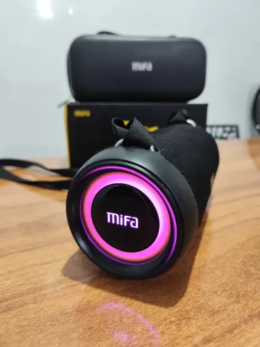 ? CAIXA DE SOM MIFA - POTÊNCIA + QUALIDADE DE SOM! ? 60w 12 horas de bateria , semi nova