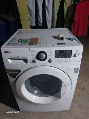 Máquina de lavar roupa LG lava e seca